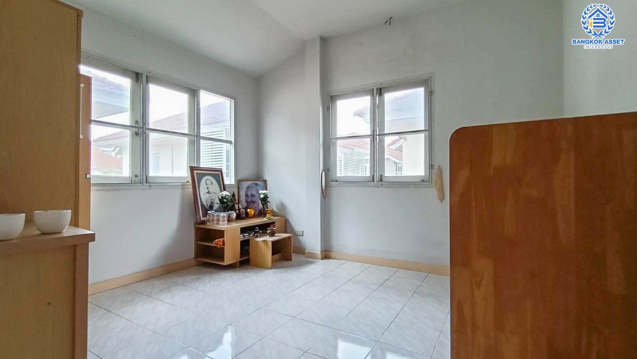 *****บ้านเดี่ยวมือสองนนทบุรี ม.รุ่งอรุณ กาญจนาฯ เนื้อที่ 53.4 ตร.ว. ฟังก์ชันครบ 4 ห้องนอน 2 ห้องน้ำ 2 ที่จอดรถ สะดวกสบาย บนทำเลเข้า-ออกได้หลายเส้นทาง ถ.กาญจนาภิเษก, ถ.นครอินทร์ ใกล้เซ็นทรัลเวสต์เกต และทางด่วน "ศรีรัช"